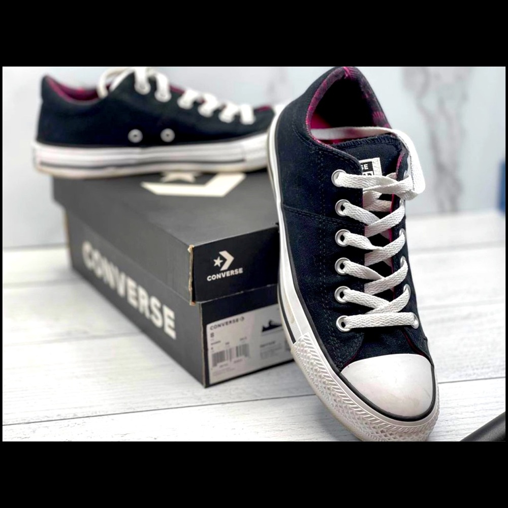 Converse Sneakers (size 8) black/pink/white NEW w box